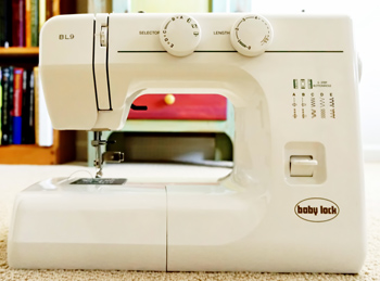 Picture of Baby Lock BL-9 sewing machine for Peter Free review.